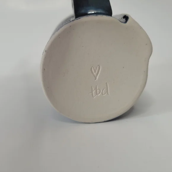 Handmade ceramic mug with teal floral lace print - Picture 10 of 10